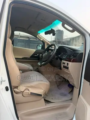 Toyota Vanguard 2008 White