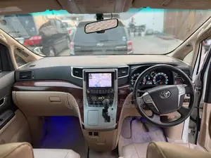 Toyota Vanguard 2008 White