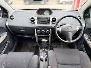 Toyota IST 2005 Black
