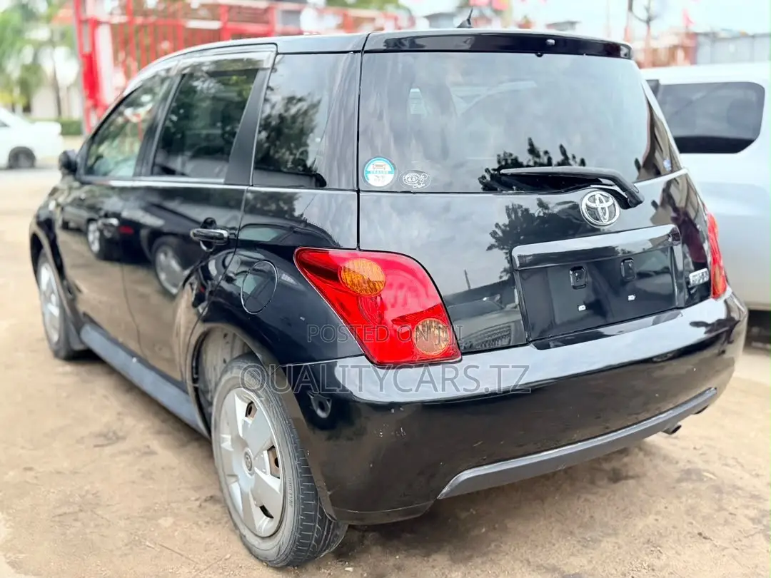 Toyota IST 2005 Black