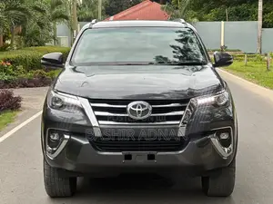 Toyota Fortuner 2.8 D AWD 2019 Gray