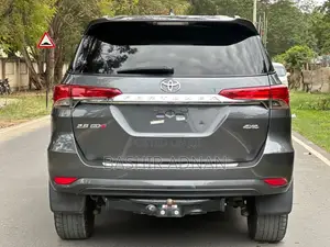 Toyota Fortuner 2.8 D AWD 2019 Gray