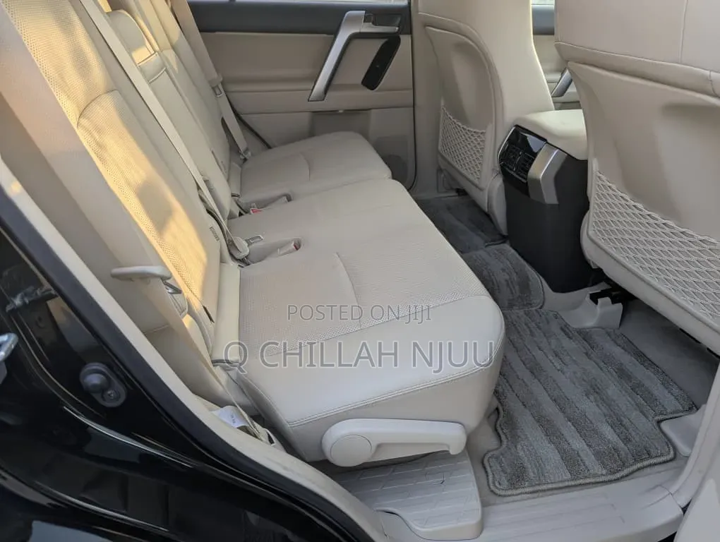 Toyota Land Cruiser Prado 2023 Black