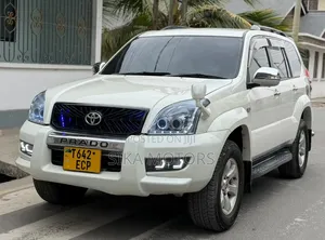 Toyota Land Cruiser Prado 2005 White