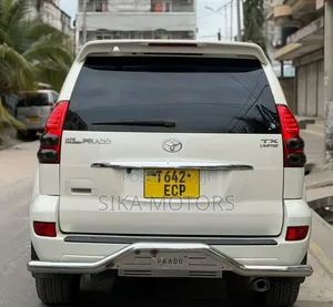 Toyota Land Cruiser Prado 2005 White