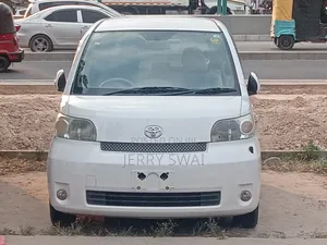 Toyota Porte 2008 White