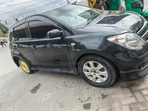 Toyota IST 2004 Black