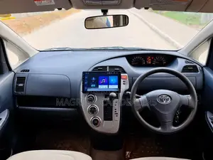 Toyota Ractis 2007 Gray