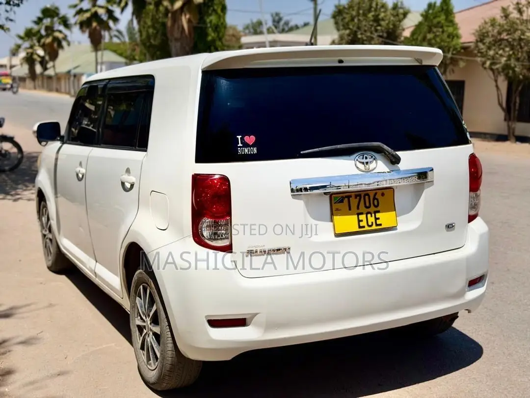 Toyota Corolla Rumion 2007 White