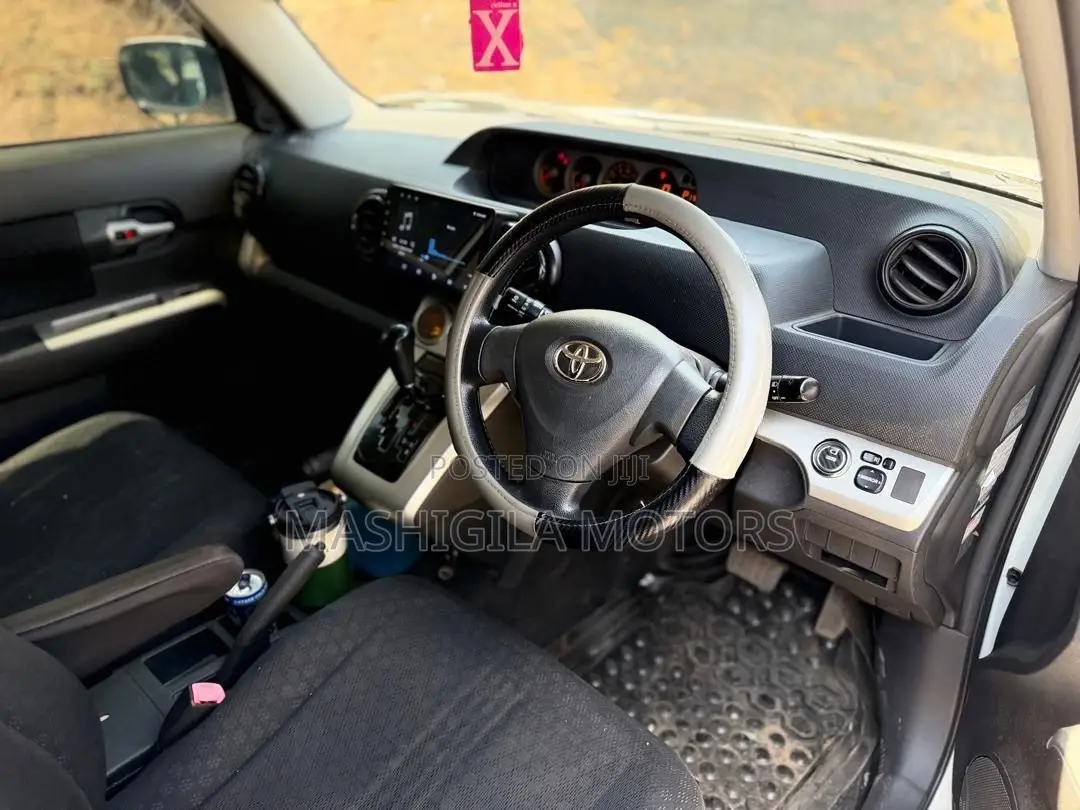 Toyota Corolla Rumion 2007 White