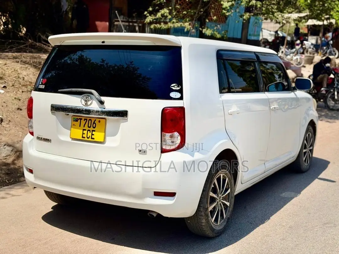 Toyota Corolla Rumion 2007 White