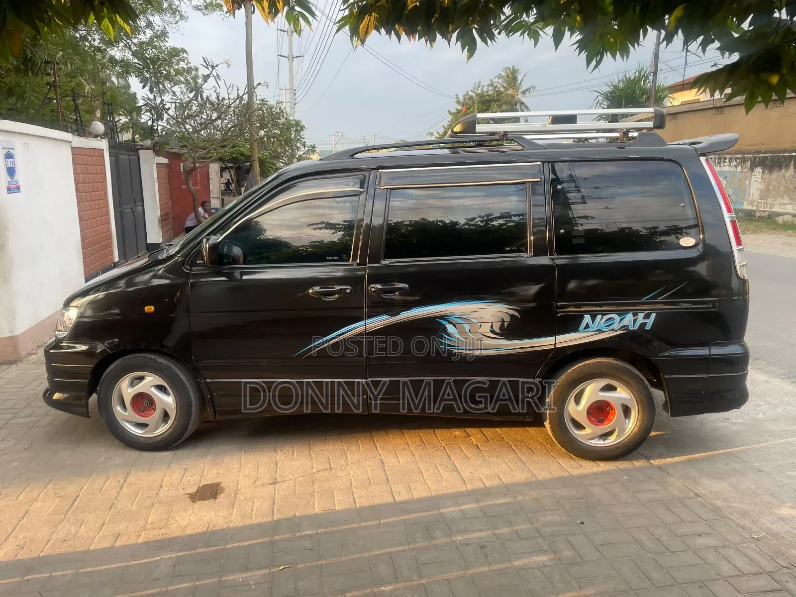 Toyota Noah 2001 Black