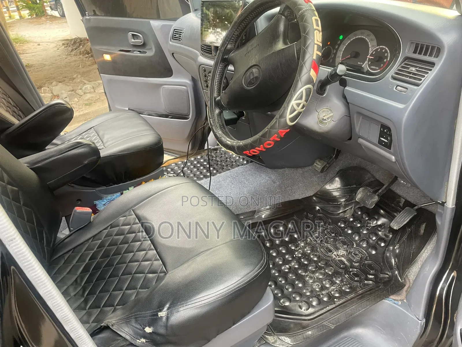 Toyota Noah 2001 Black