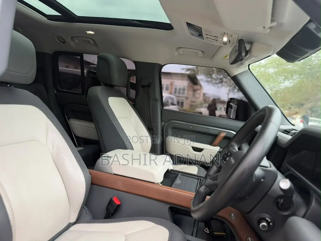 Land Rover Defender 2024 Gray
