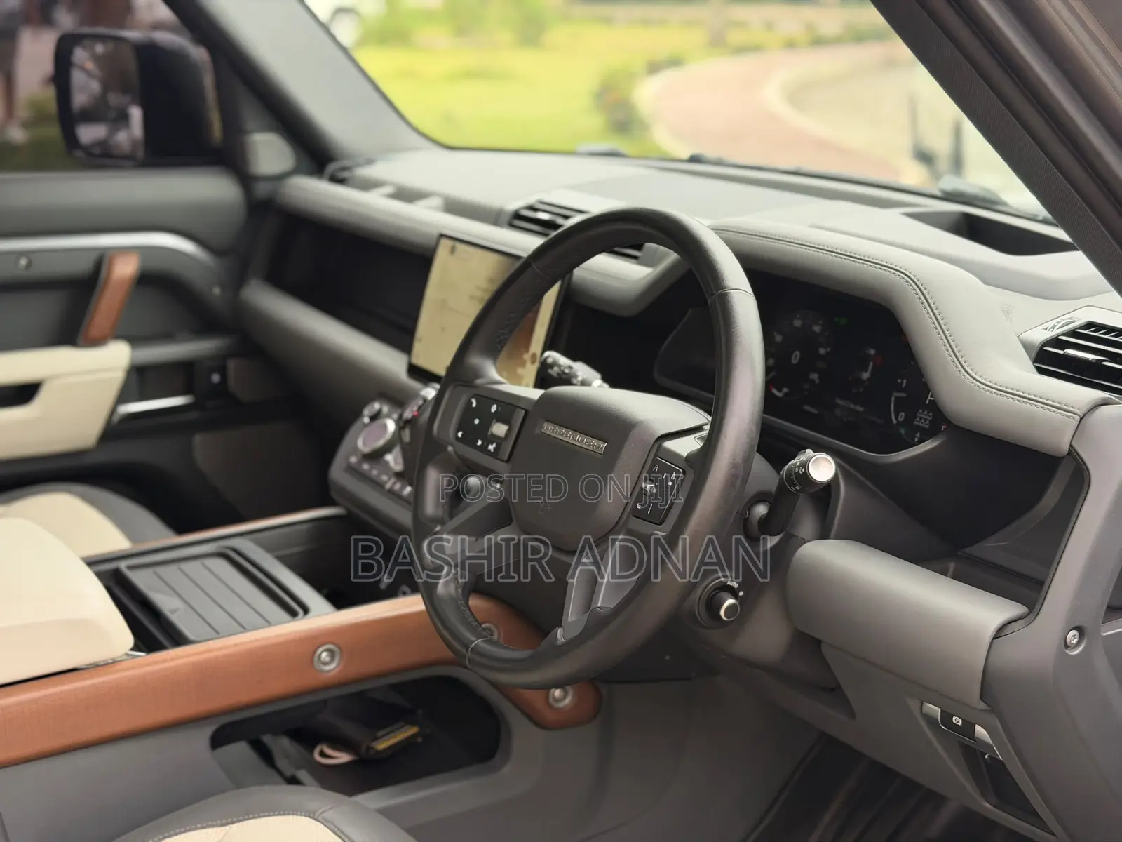 Land Rover Defender 2024 Gray