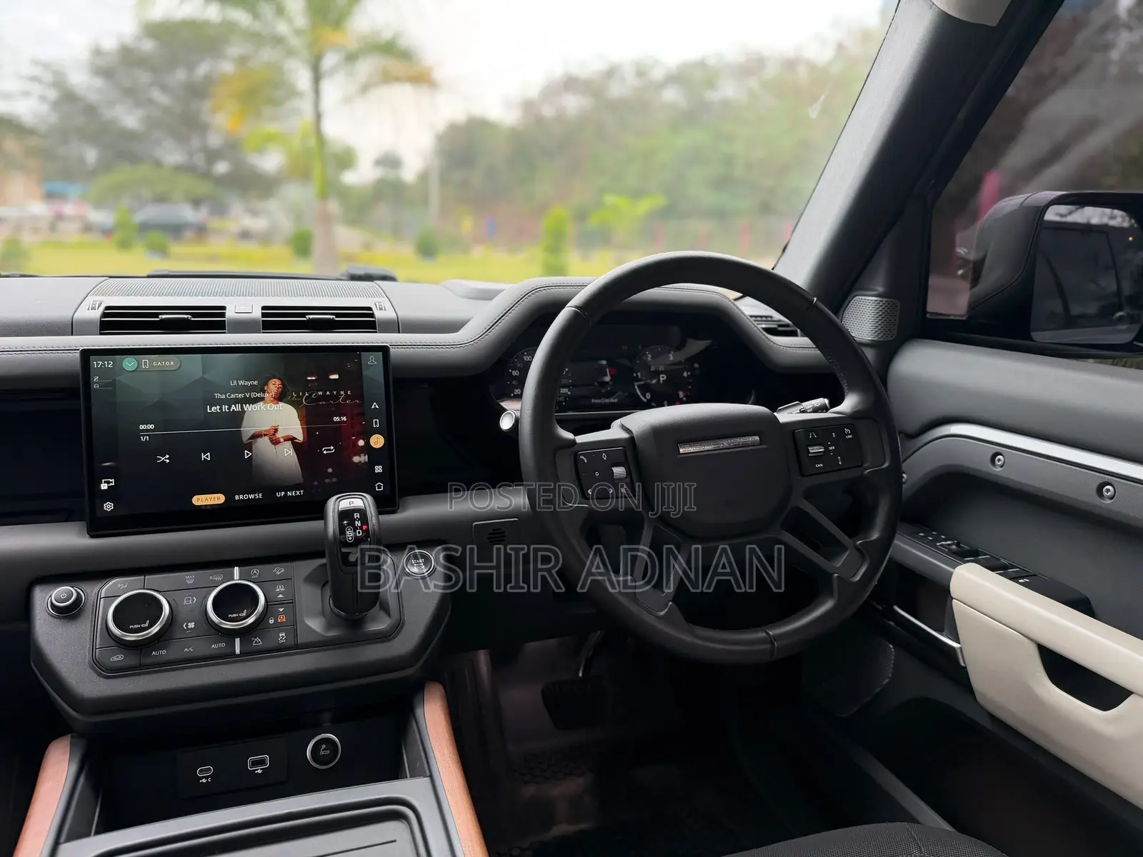 Land Rover Defender 2024 Gray