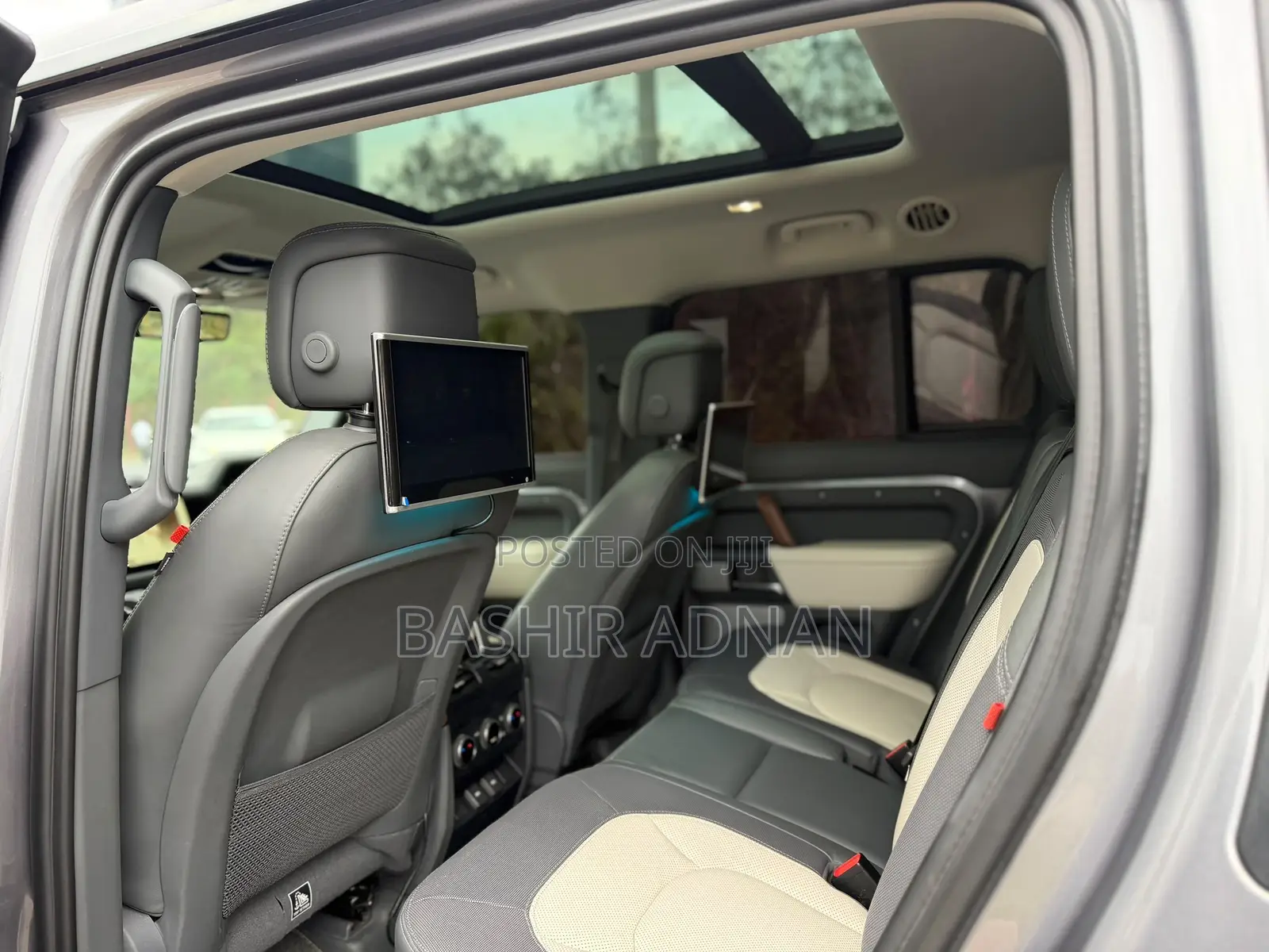Land Rover Defender 2024 Gray