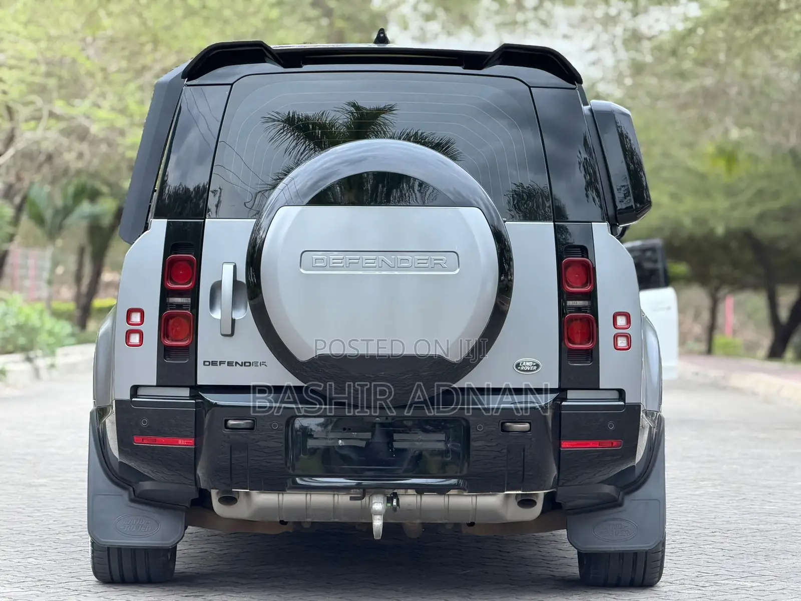 Land Rover Defender 2024 Gray