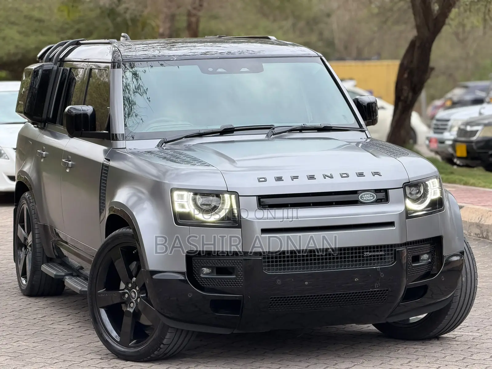 Land Rover Defender 2024 Gray