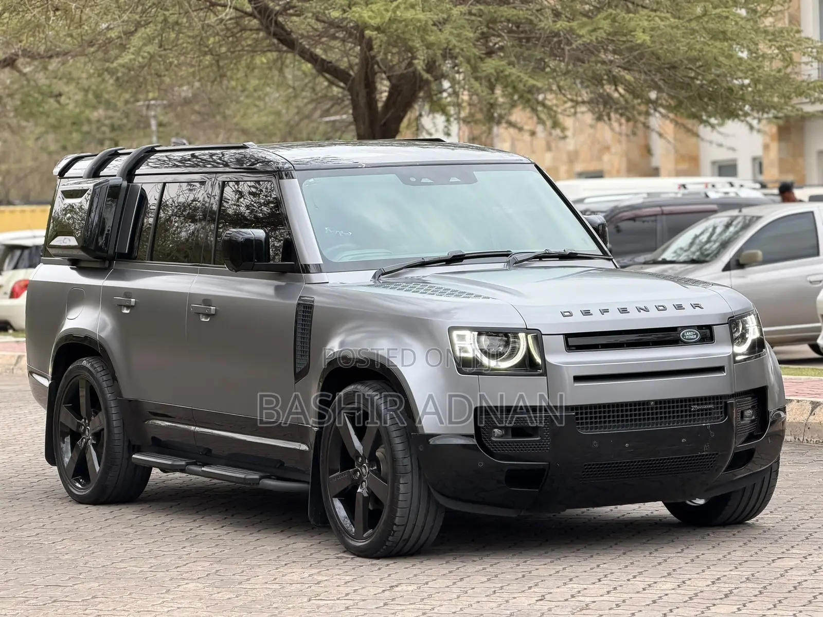 Land Rover Defender 2024 Gray