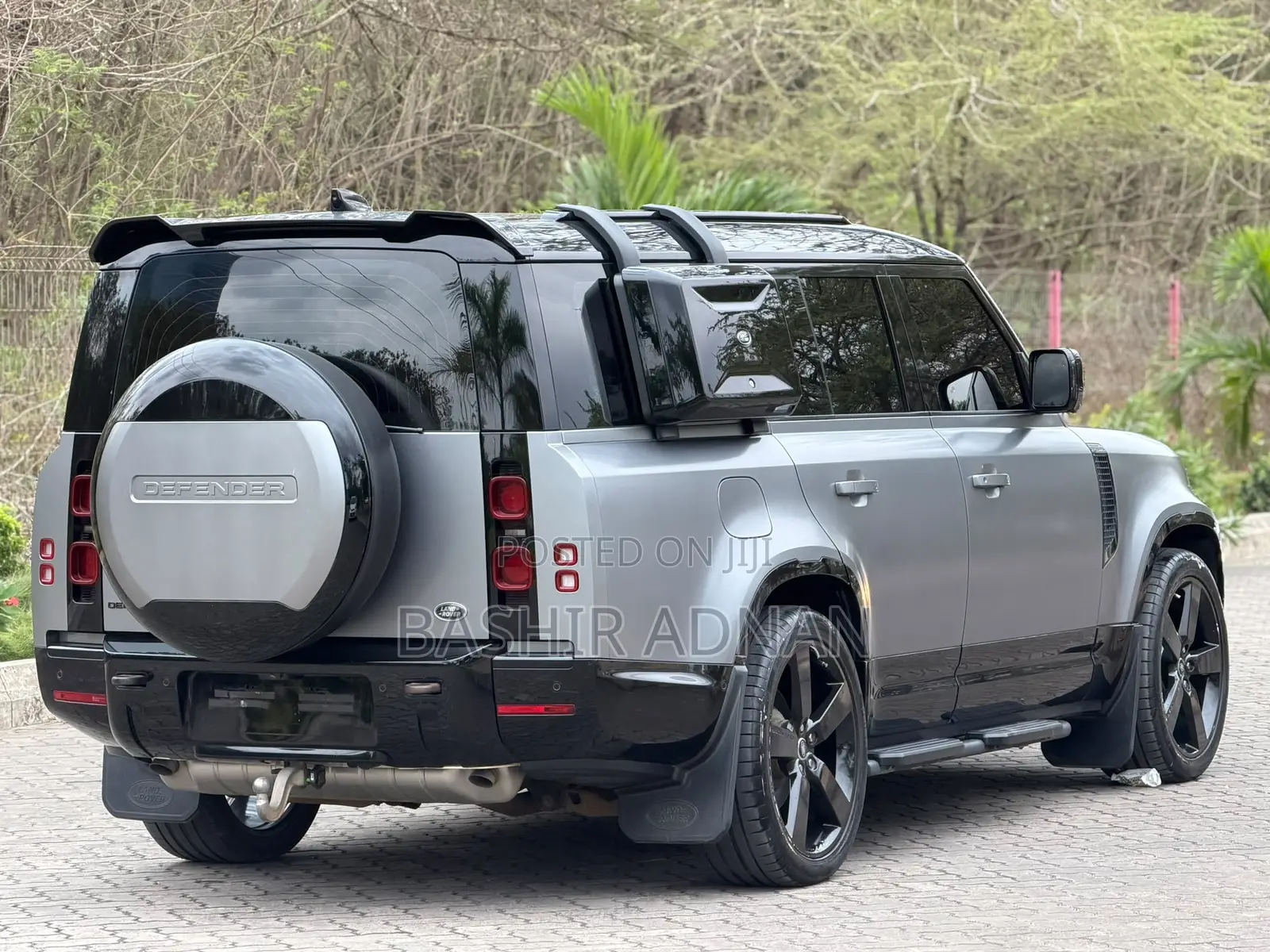 Land Rover Defender 2024 Gray