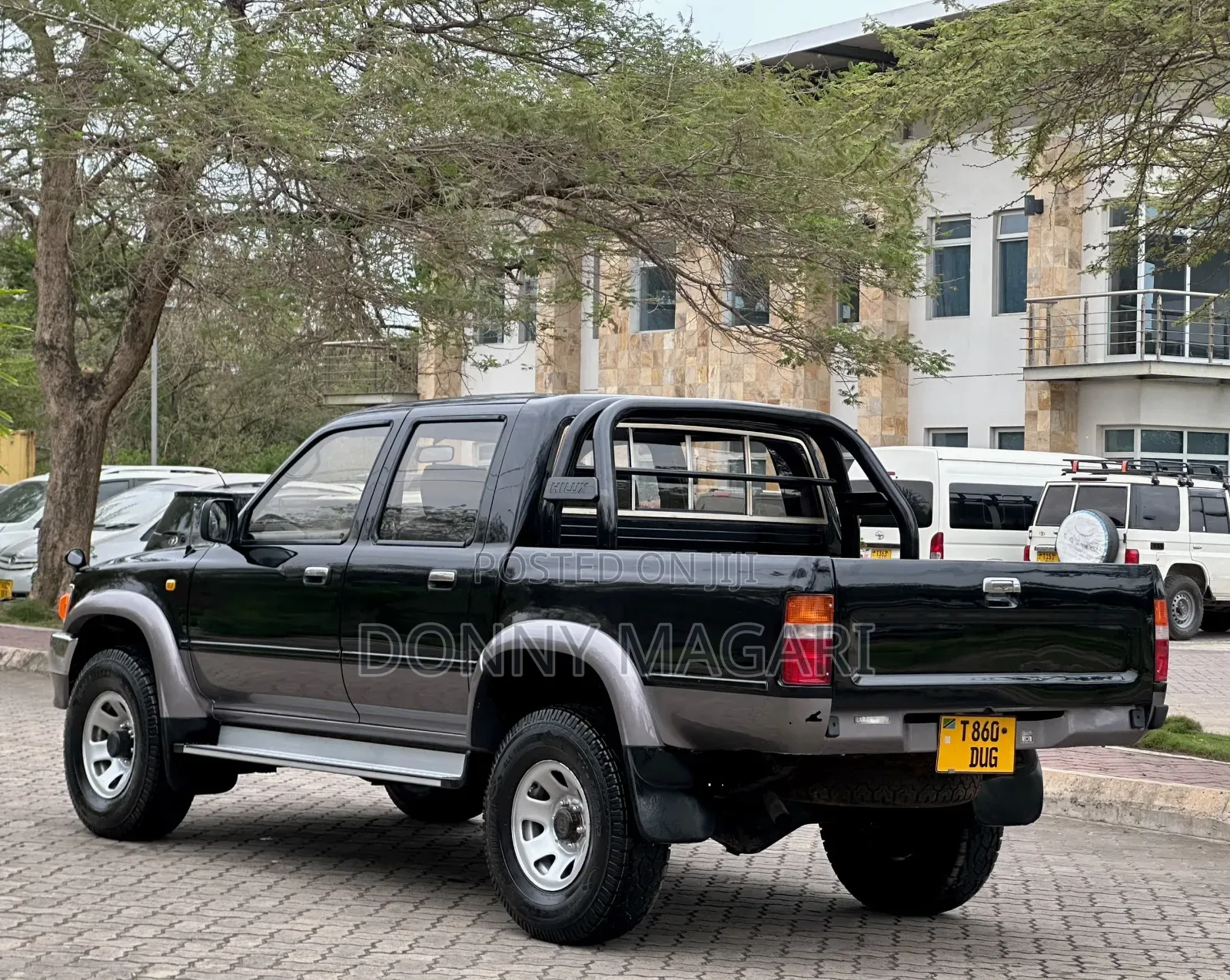 Toyota Hilux 1998 Black
