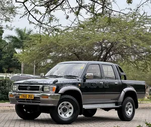 Toyota Hilux 1998 Black