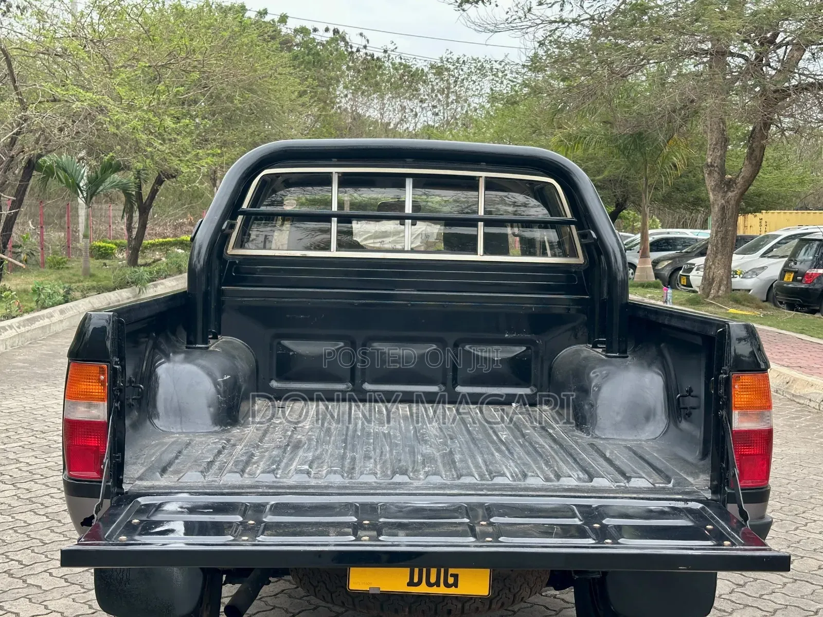 Toyota Hilux 1998 Black