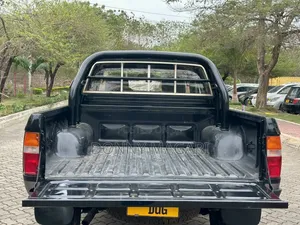 Toyota Hilux 1998 Black