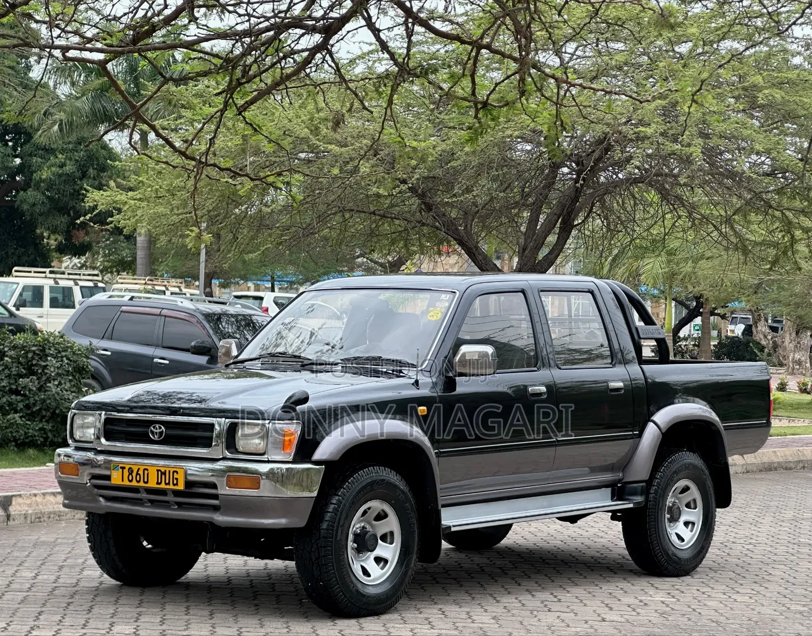 Toyota Hilux 1998 Black