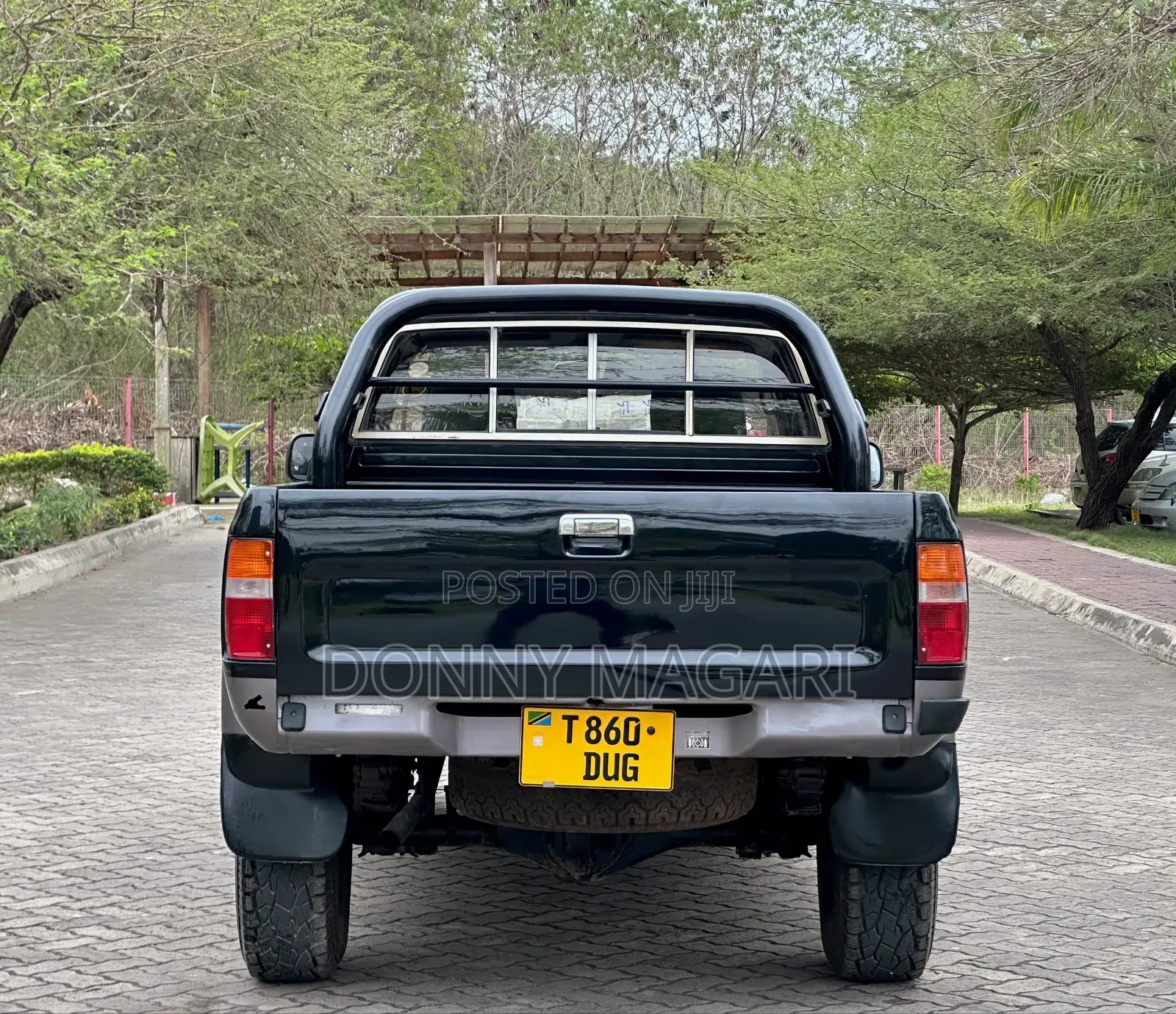 Toyota Hilux 1998 Black