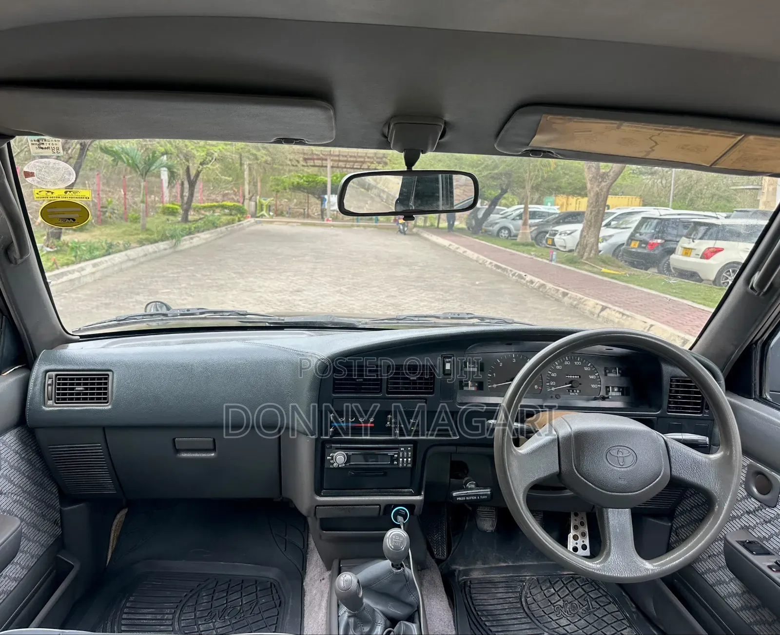 Toyota Hilux 1998 Black