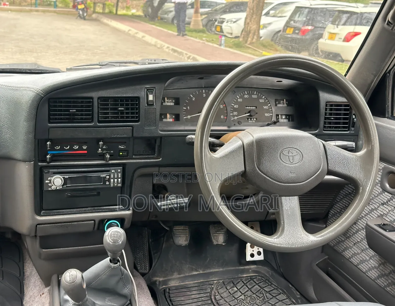 Toyota Hilux 1998 Black