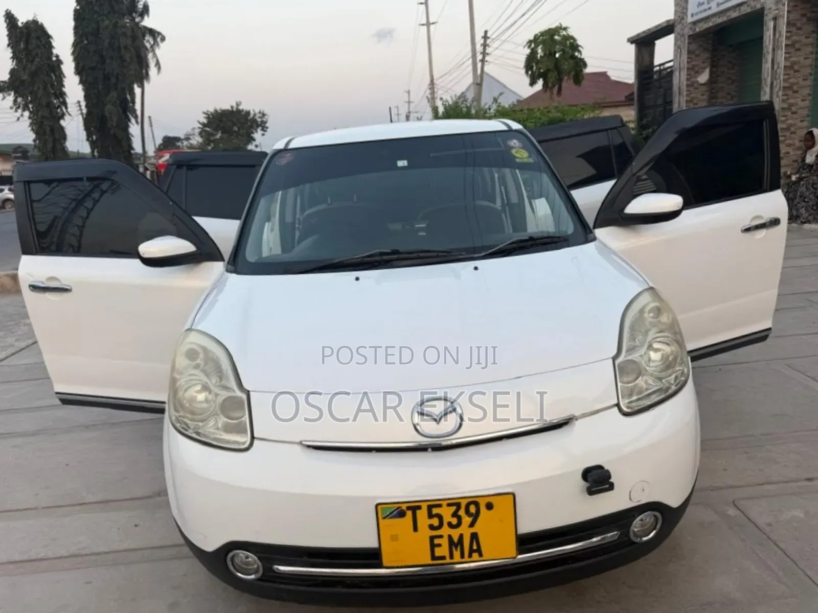 Mazda Verisa 2007 White