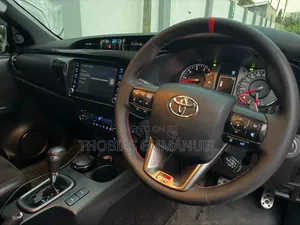 Toyota Hilux 2022 Black