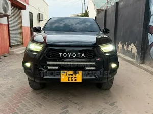 Toyota Hilux 2022 Black