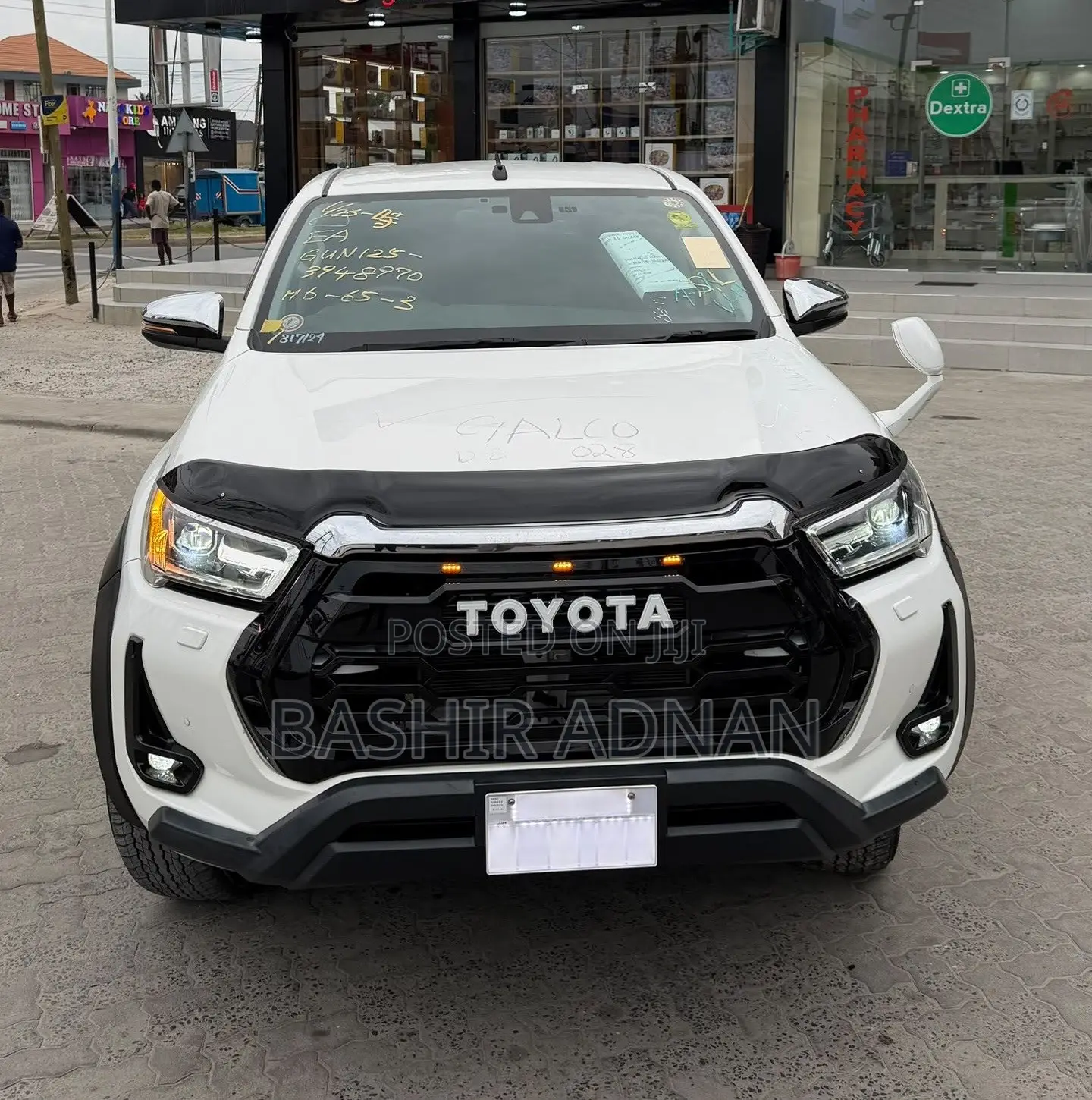 Toyota Hilux 2023 Off white