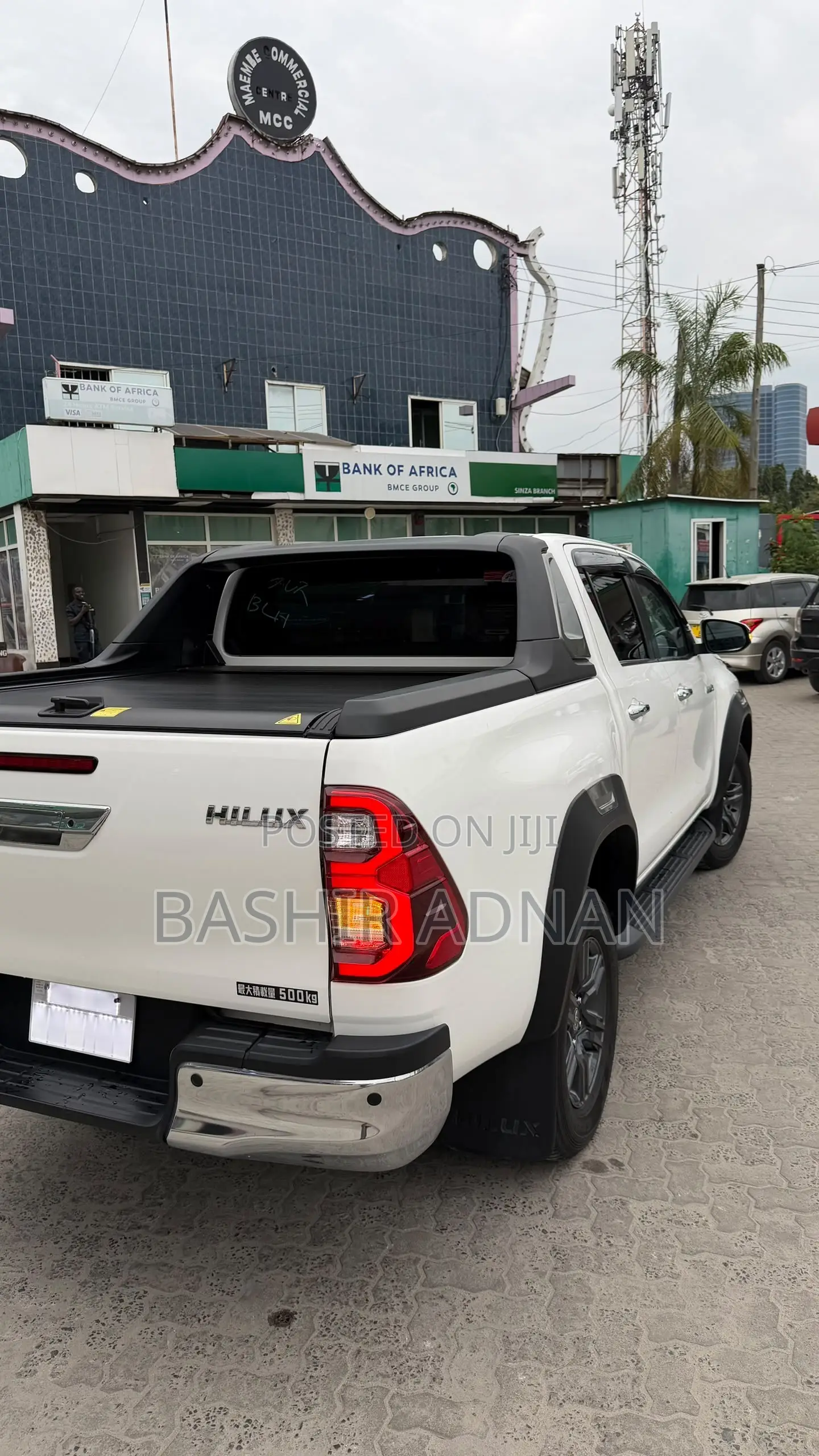 Toyota Hilux 2023 Off white