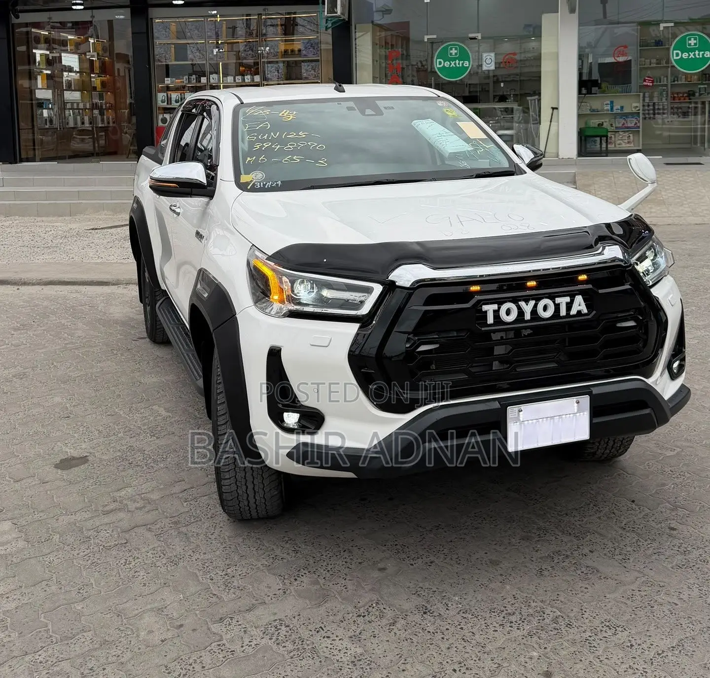 Toyota Hilux 2023 Off white
