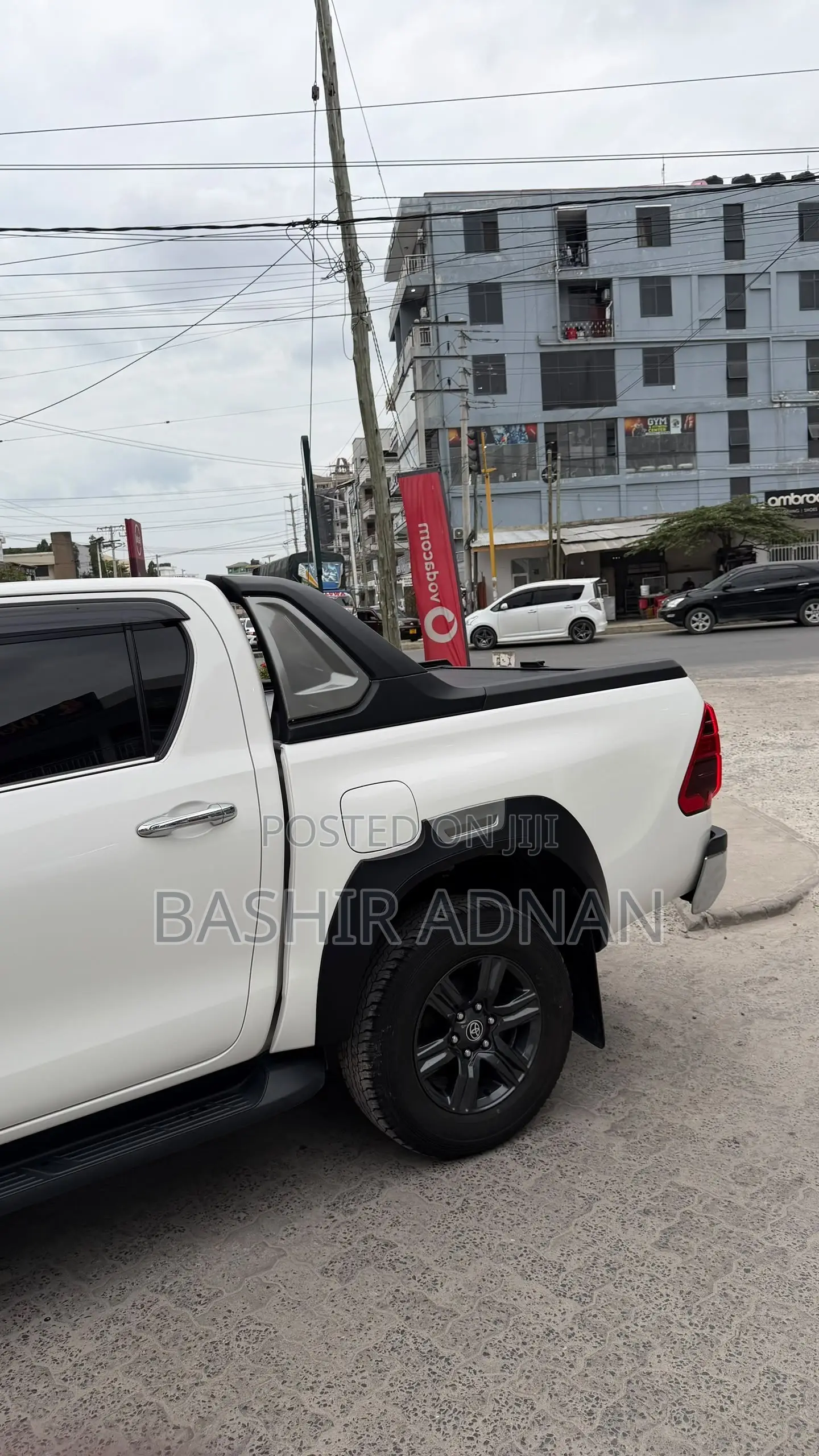 Toyota Hilux 2023 Off white