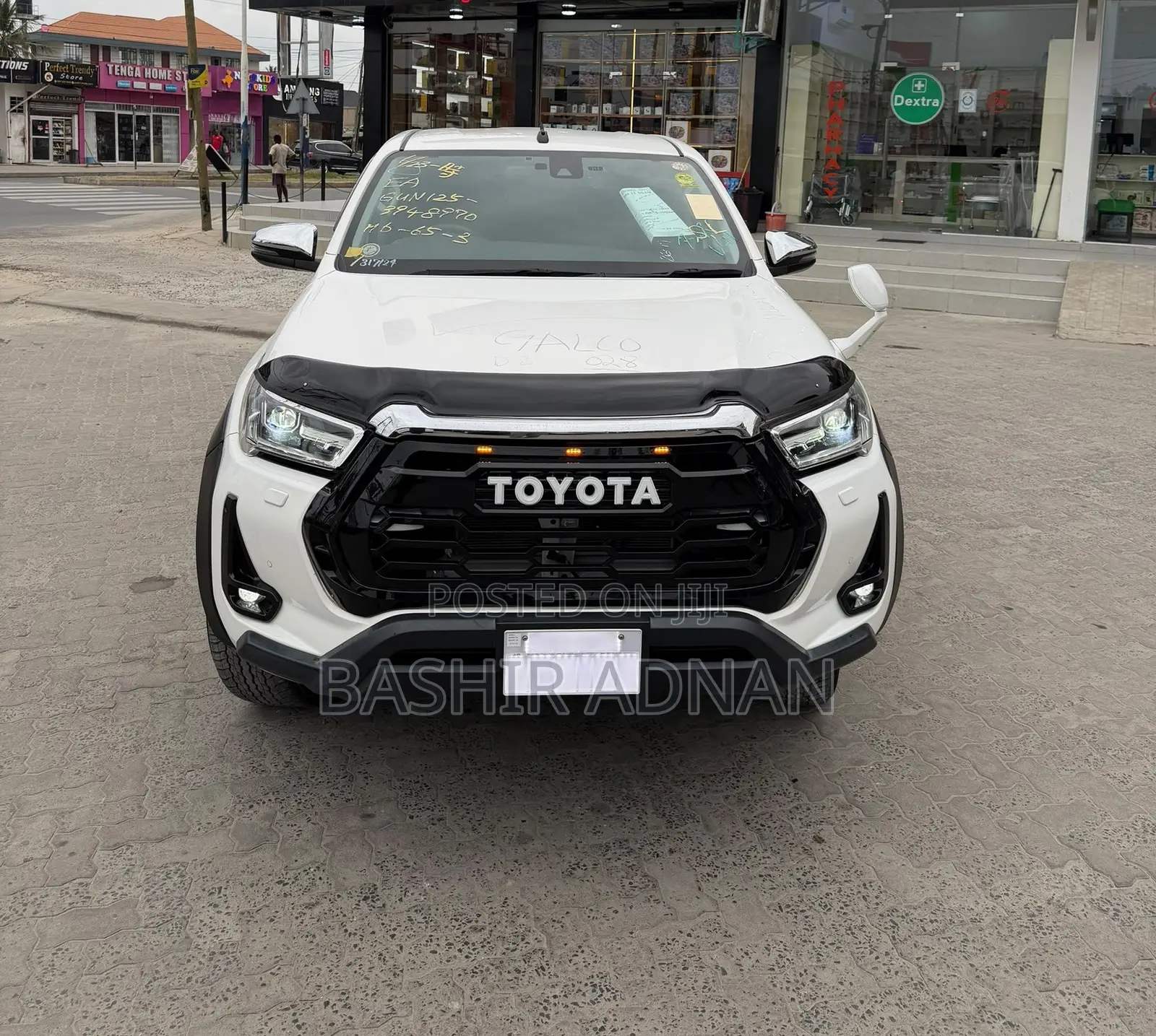 Toyota Hilux 2023 Off white