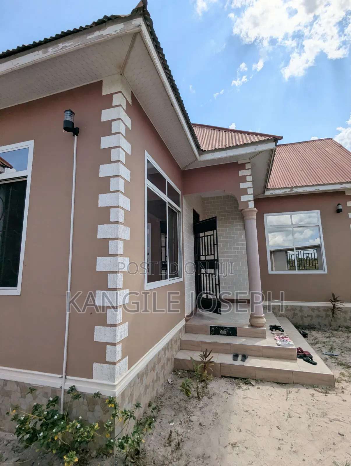 4bdrm House in Songosongo Street, Ukonga for sale