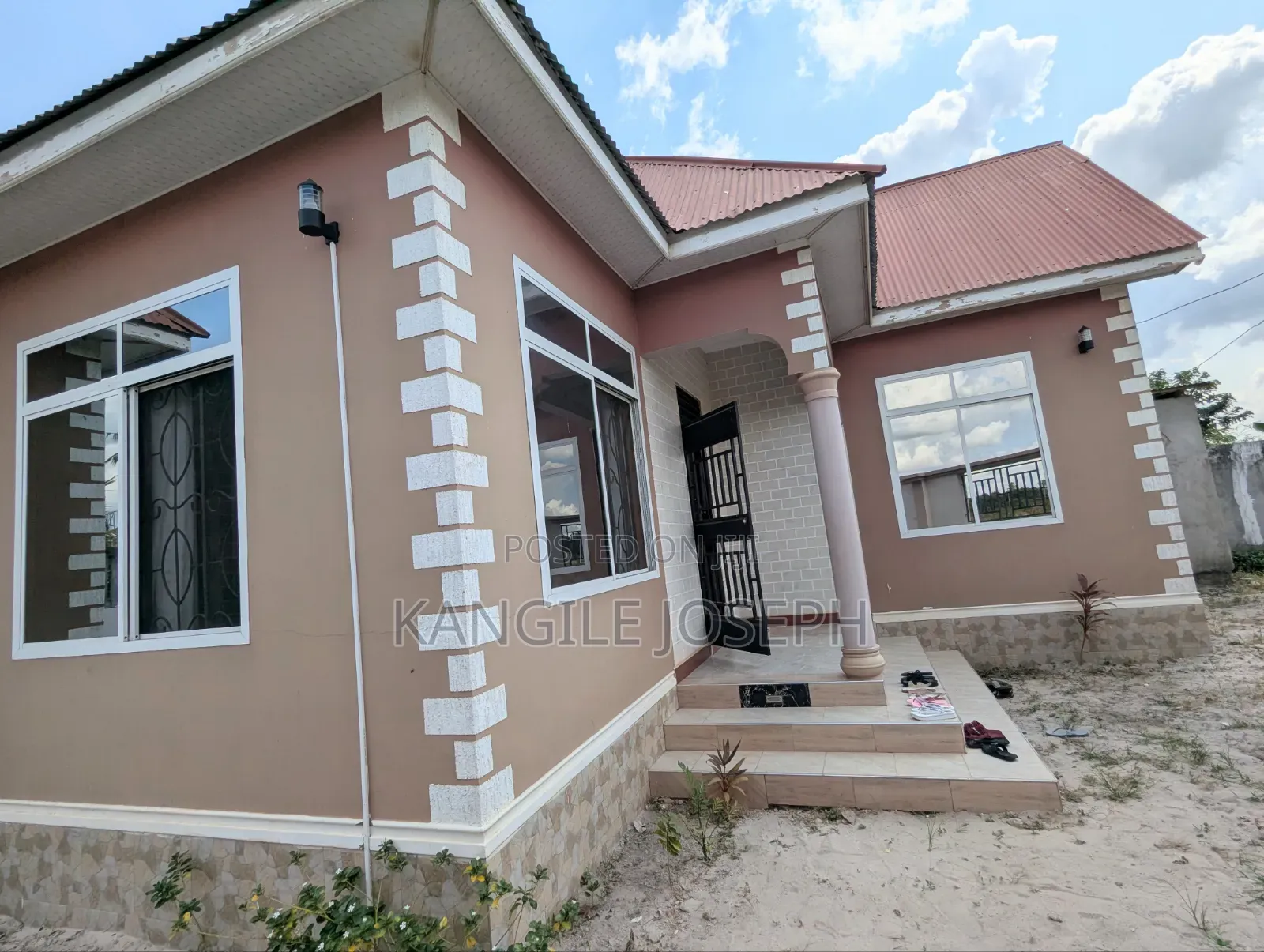 4bdrm House in Songosongo Street, Ukonga for sale