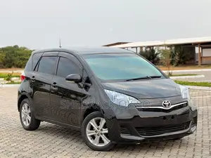 Toyota Ractis 2012 Black