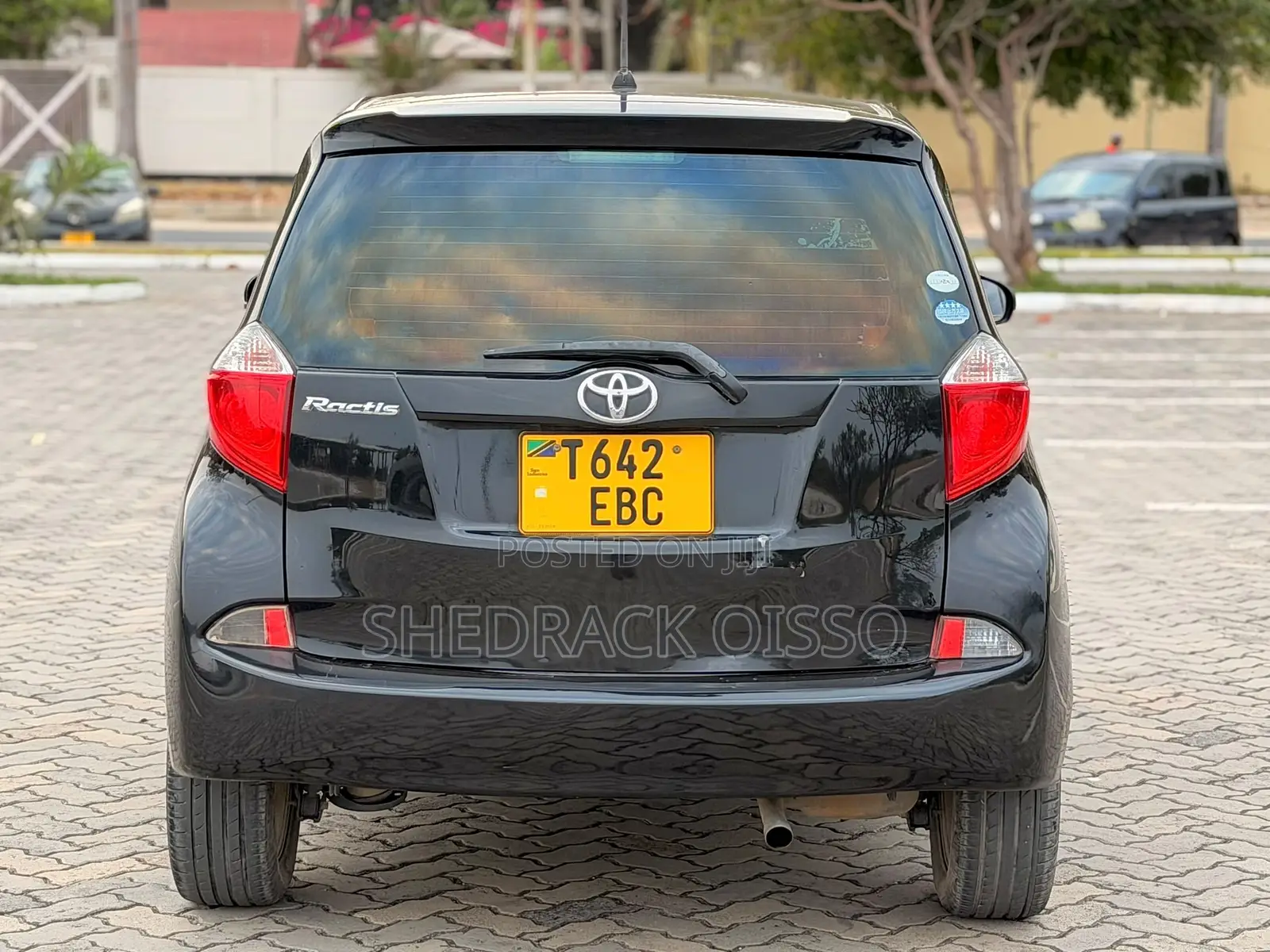 Toyota Ractis 2012 Black