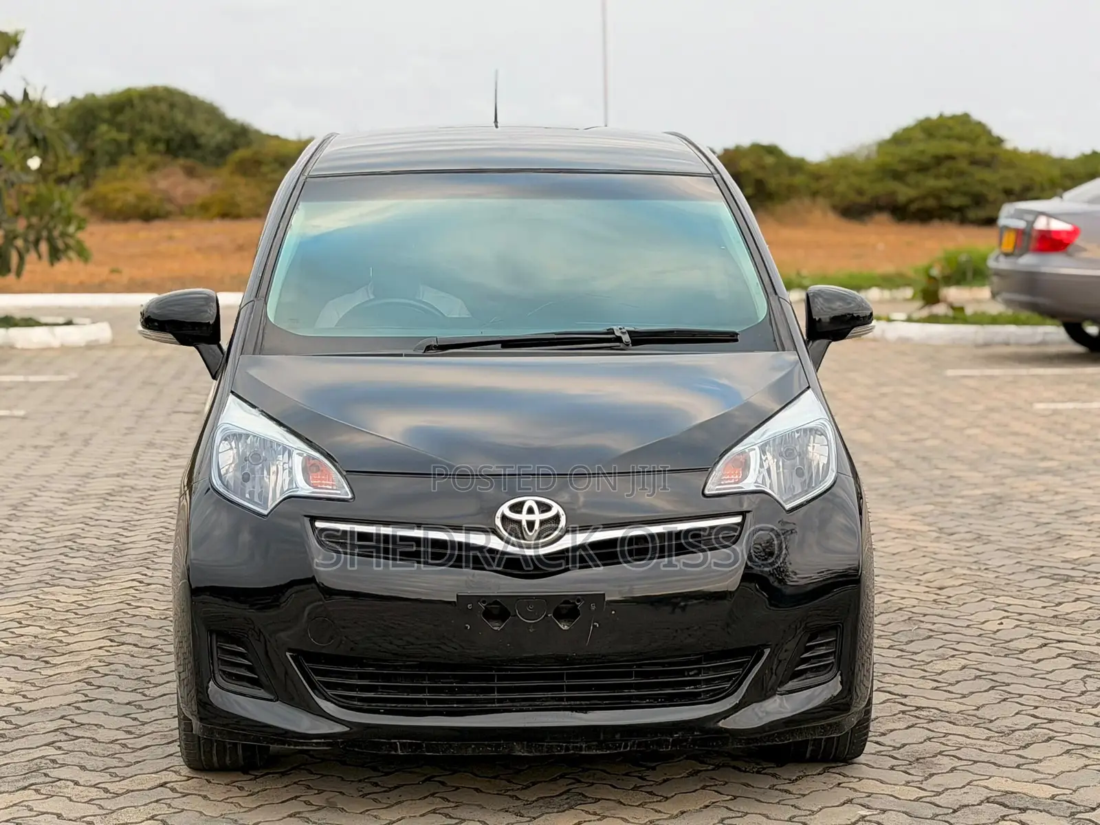 Toyota Ractis 2012 Black
