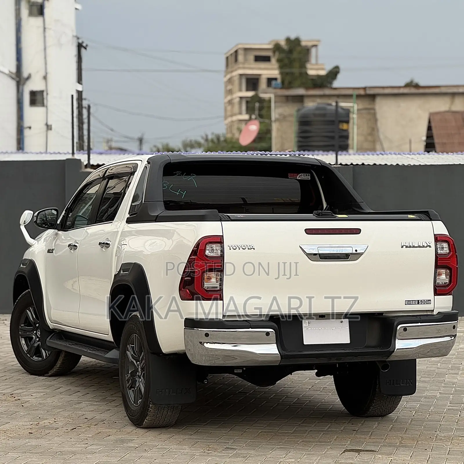 Toyota Hilux 2023 Pearl