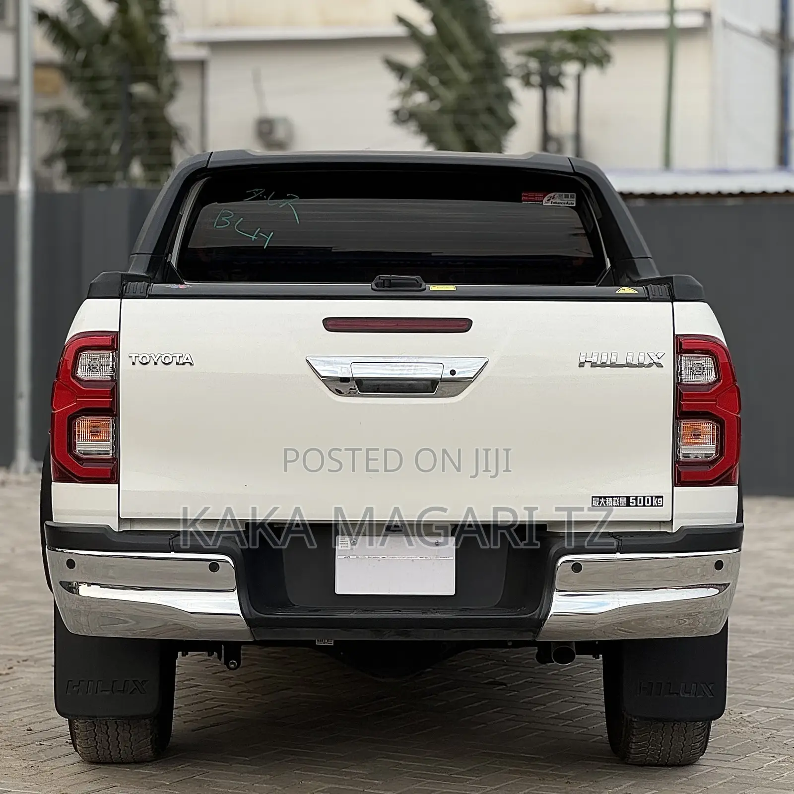 Toyota Hilux 2023 Pearl