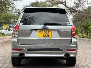 Subaru Forester 2011 Gray
