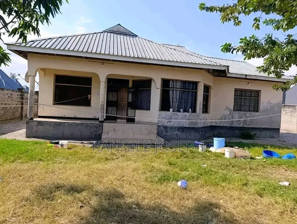 4bdrm House in Ngozoma Street, Pugu for sale